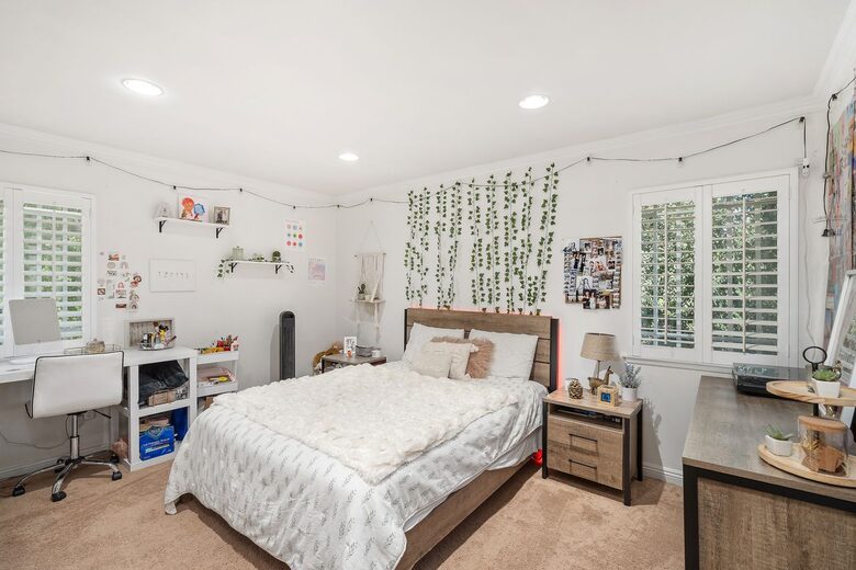 Resort Like Property in Los Angeles - Woodland Hills, California