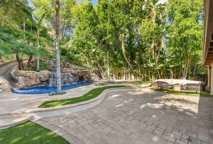 Resort Like Property in Los Angeles - Woodland Hills, California