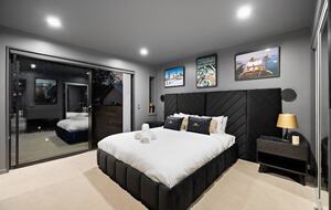 Alpine Wellness Hideaway - Lake Hayes Estate, New Zealand