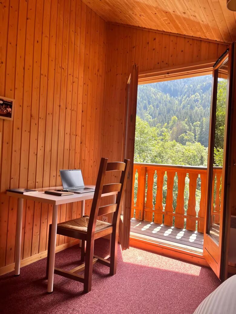 Elegant Alpine Chalet with Panoramic Mountain Views - Abondance, France