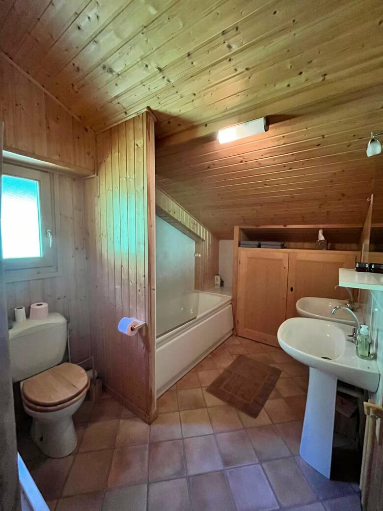 Elegant Alpine Chalet with Panoramic Mountain Views - Abondance, France