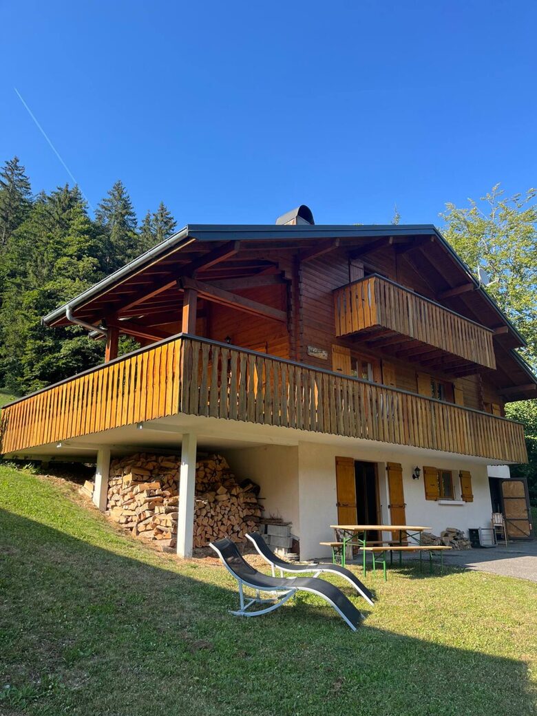 Elegant Alpine Chalet with Panoramic Mountain Views - Abondance, France