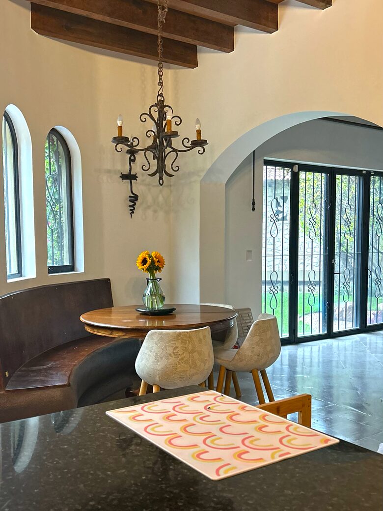 Hacienda-style sanctuary with pool, lush courtyard, and gourmet kitchen. - San Miguel de Allende, Mexico