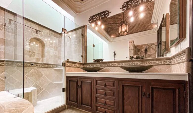 Hacienda-style sanctuary with pool, lush courtyard, and gourmet kitchen. - San Miguel de Allende, Mexico