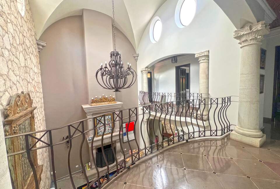 Hacienda-style sanctuary with pool, lush courtyard, and gourmet kitchen. - San Miguel de Allende, Mexico