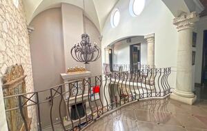 Hacienda-style sanctuary with pool, lush courtyard, and gourmet kitchen. - San Miguel de Allende, Mexico