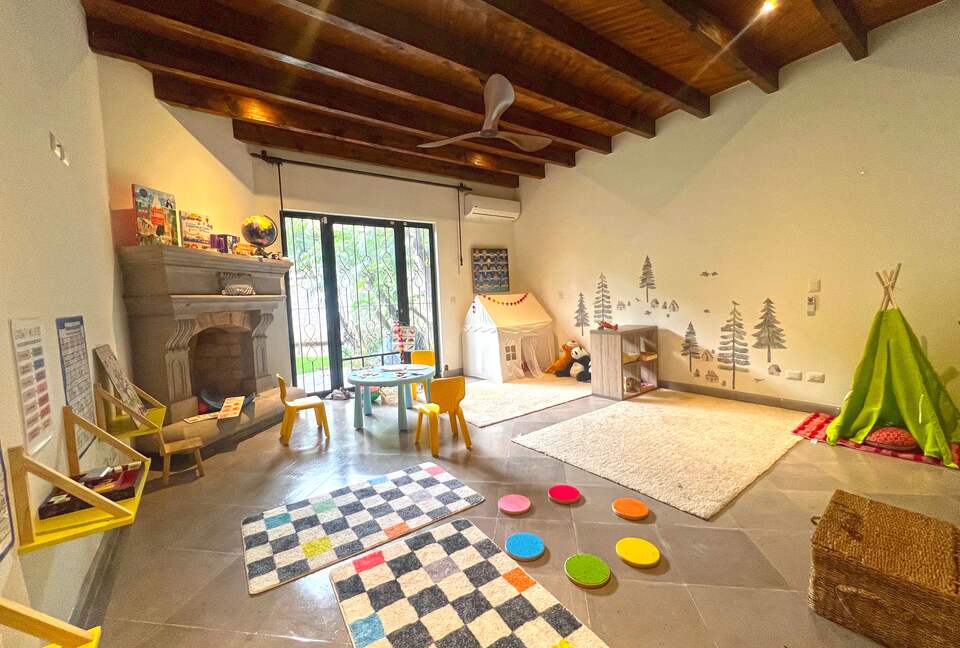 Hacienda-style sanctuary with pool, lush courtyard, and gourmet kitchen. - San Miguel de Allende, Mexico