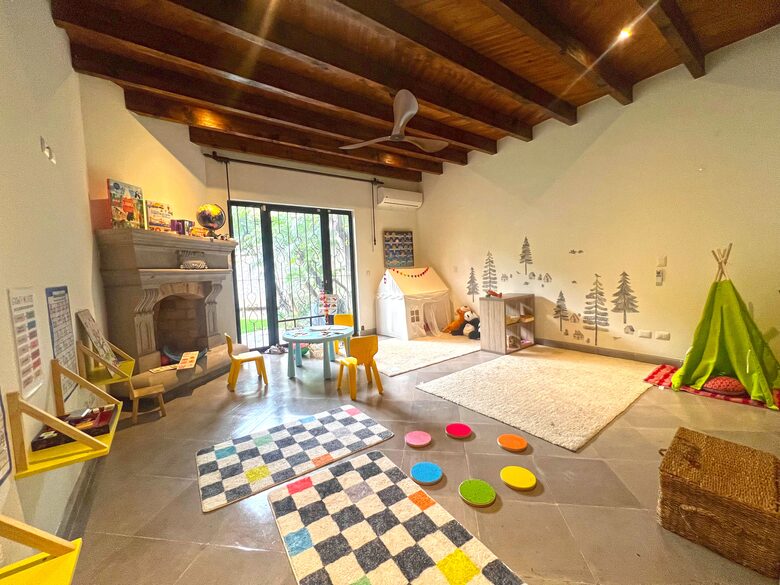 Hacienda-style sanctuary with pool, lush courtyard, and gourmet kitchen. - San Miguel de Allende, Mexico