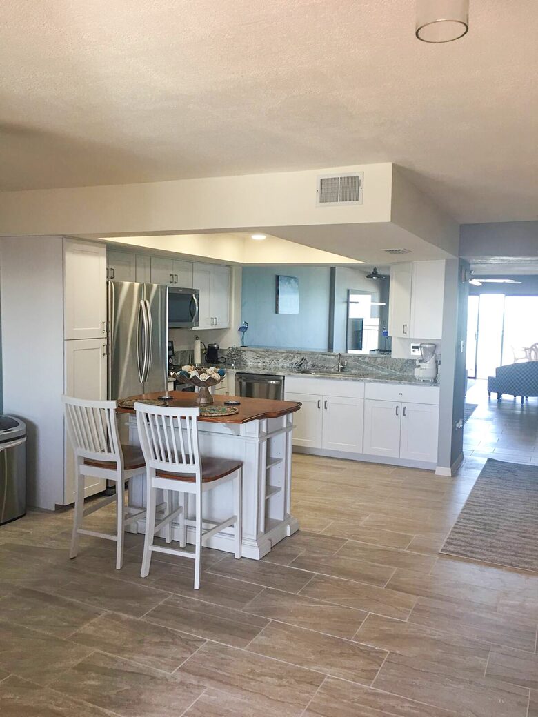 Seventh-Floor Serenity Over Cocoa Beach - Cocoa Beach, Florida