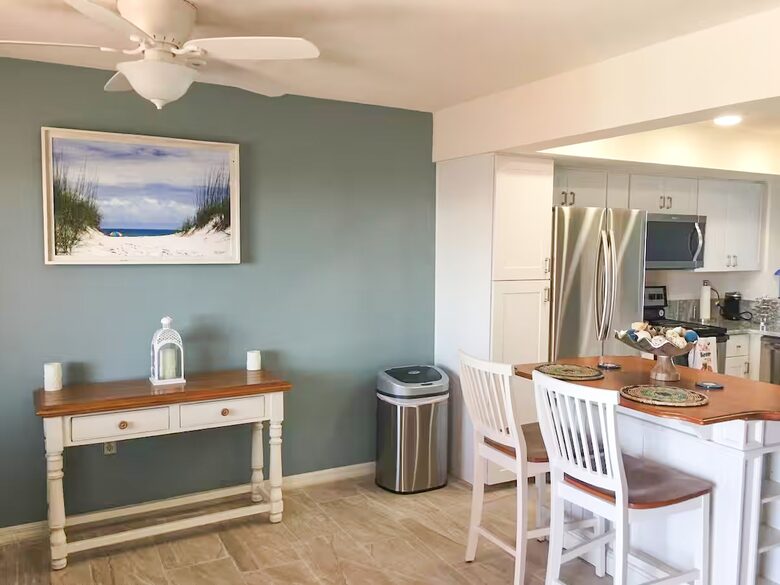 Seventh-Floor Serenity Over Cocoa Beach - Cocoa Beach, Florida