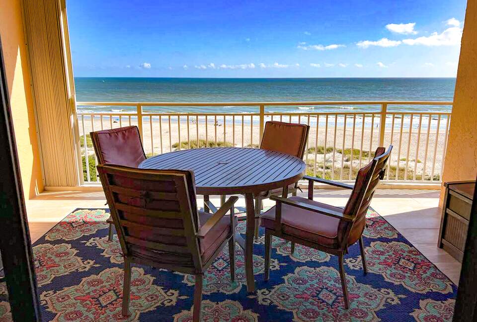 Seventh-Floor Serenity Over Cocoa Beach - Cocoa Beach, Florida