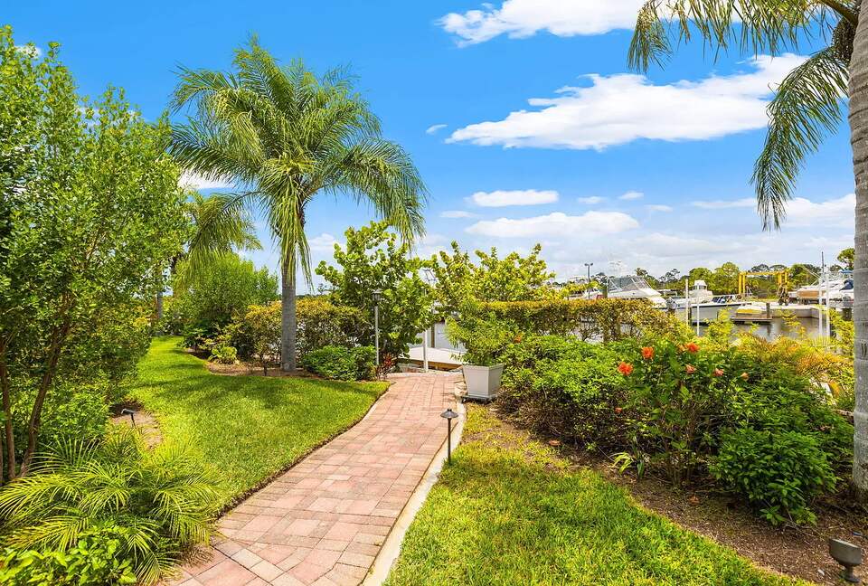 Stylish Canalfront Escape with Exceptional Amenities - Hernando Beach, Florida