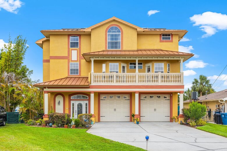 Stylish Canalfront Escape with Exceptional Amenities - Hernando Beach, Florida