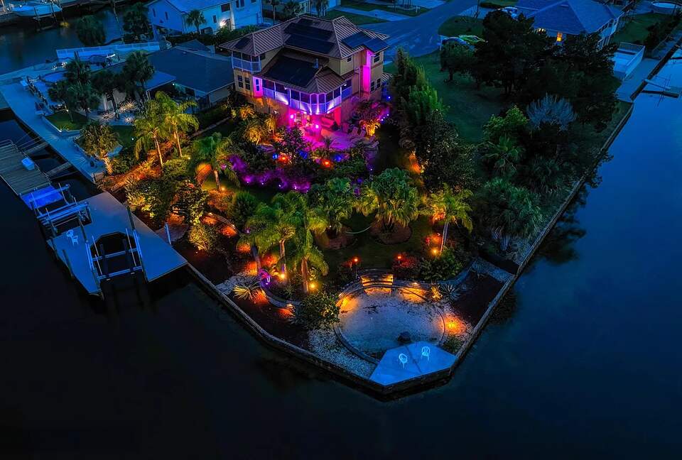 Stylish Canalfront Escape with Exceptional Amenities - Hernando Beach, Florida