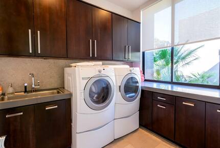 Modern Masterpiece in Presidential Thunderbird Cove - Rancho Mirage, California