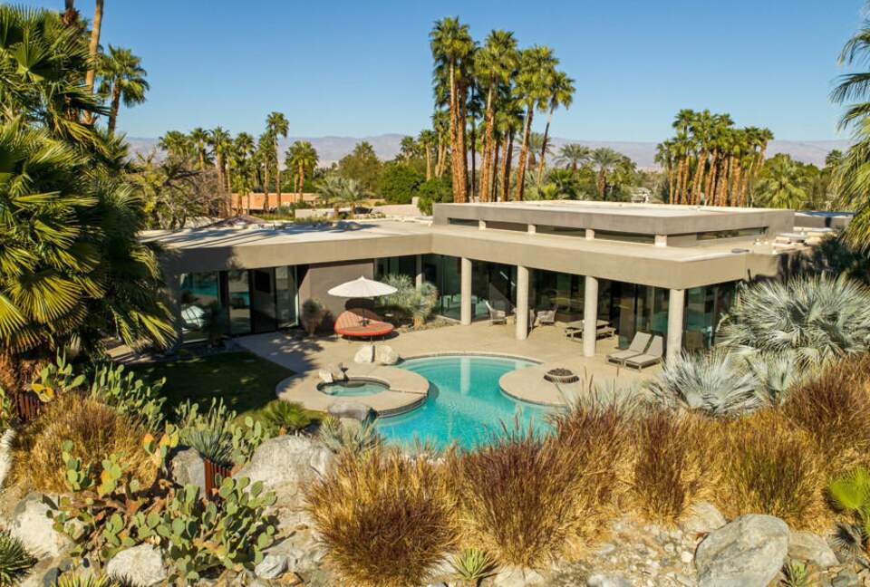 Modern Masterpiece in Presidential Thunderbird Cove - Rancho Mirage, California