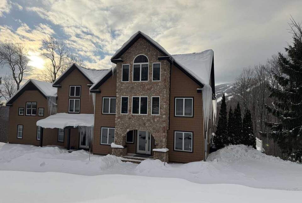 Elegant Escape at the Base of the Mountain - Winhall, Vermont