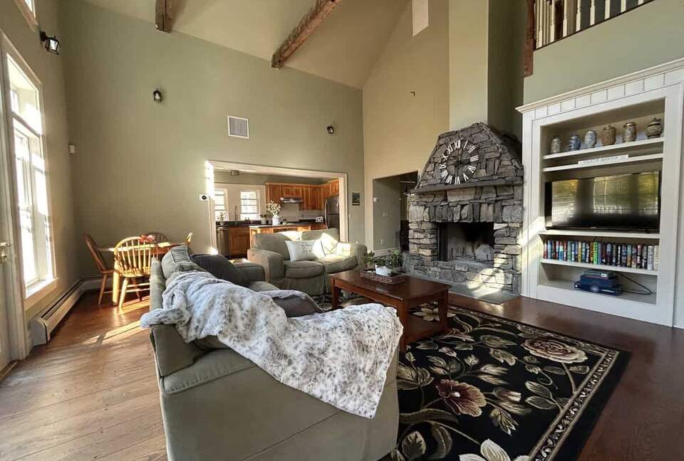 Elegant Escape at the Base of the Mountain - Winhall, Vermont