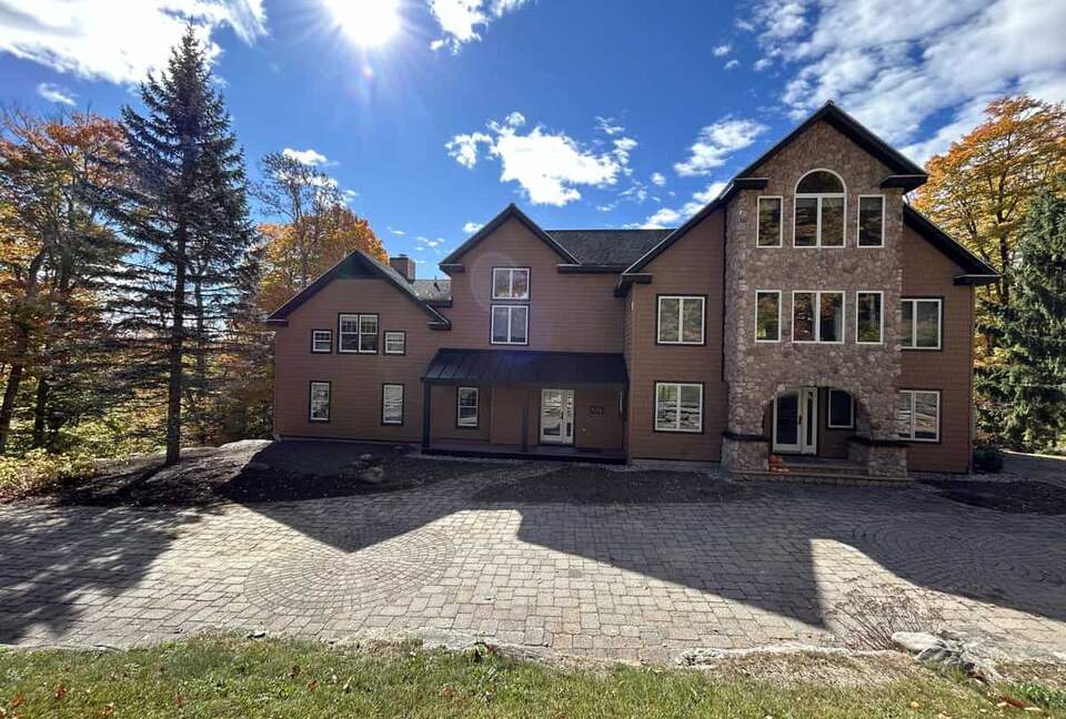 Elegant Escape at the Base of the Mountain - Winhall, Vermont