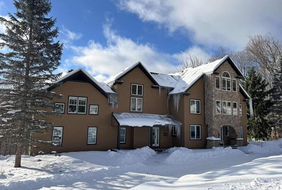 Elegant Escape at the Base of the Mountain - Winhall, Vermont