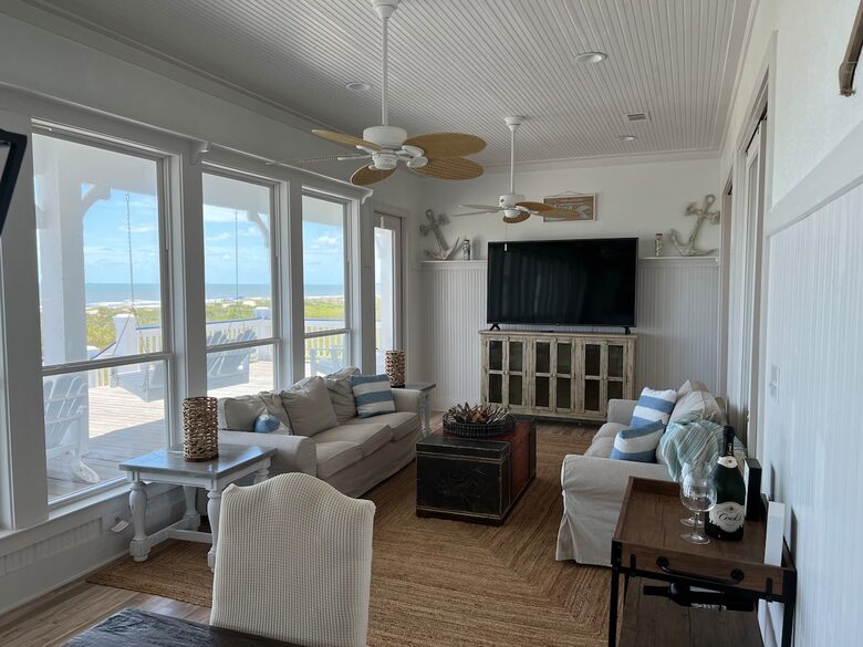 Refined Coastal Escape Overlooking Crystal Beach - Bolivar Peninsula, Texas