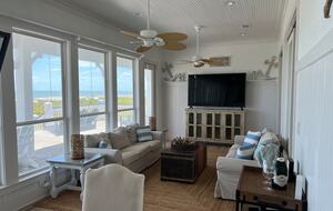 Refined Coastal Escape Overlooking Crystal Beach - Bolivar Peninsula, Texas