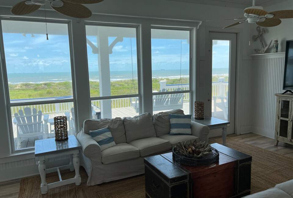 Refined Coastal Escape Overlooking Crystal Beach - Bolivar Peninsula, Texas