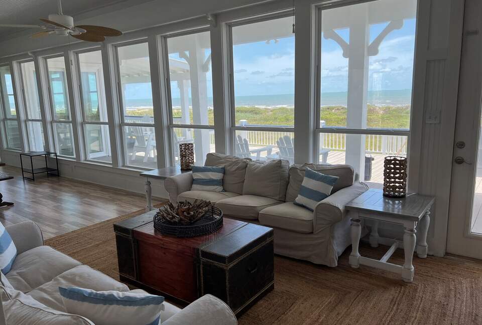 Refined Coastal Escape Overlooking Crystal Beach - Bolivar Peninsula, Texas