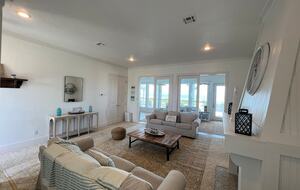 Refined Coastal Escape Overlooking Crystal Beach - Bolivar Peninsula, Texas