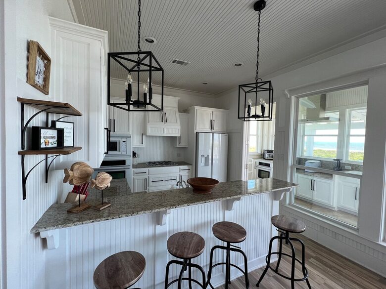 Refined Coastal Escape Overlooking Crystal Beach - Bolivar Peninsula, Texas