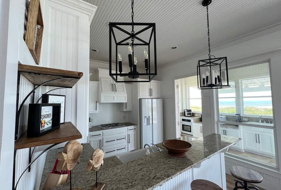 Refined Coastal Escape Overlooking Crystal Beach - Bolivar Peninsula, Texas