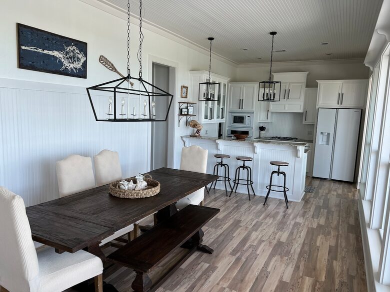 Refined Coastal Escape Overlooking Crystal Beach - Bolivar Peninsula, Texas