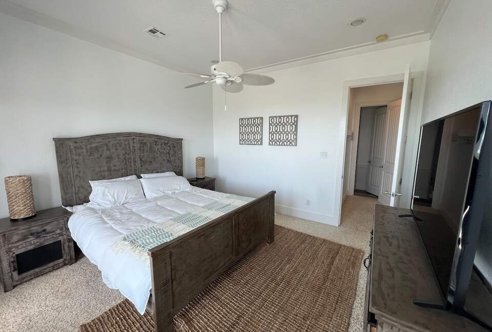 Refined Coastal Escape Overlooking Crystal Beach - Bolivar Peninsula, Texas
