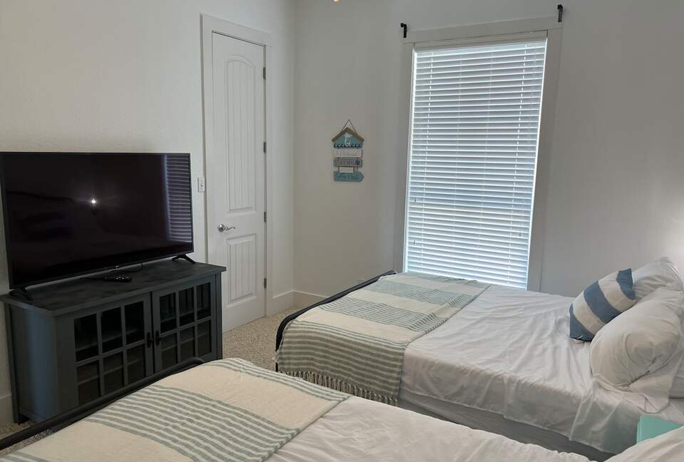 Refined Coastal Escape Overlooking Crystal Beach - Bolivar Peninsula, Texas