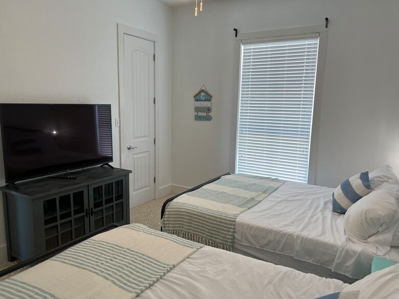 Refined Coastal Escape Overlooking Crystal Beach - Bolivar Peninsula, Texas