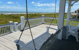 Refined Coastal Escape Overlooking Crystal Beach - Bolivar Peninsula, Texas