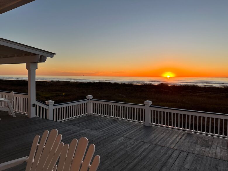 Refined Coastal Escape Overlooking Crystal Beach - Bolivar Peninsula, Texas