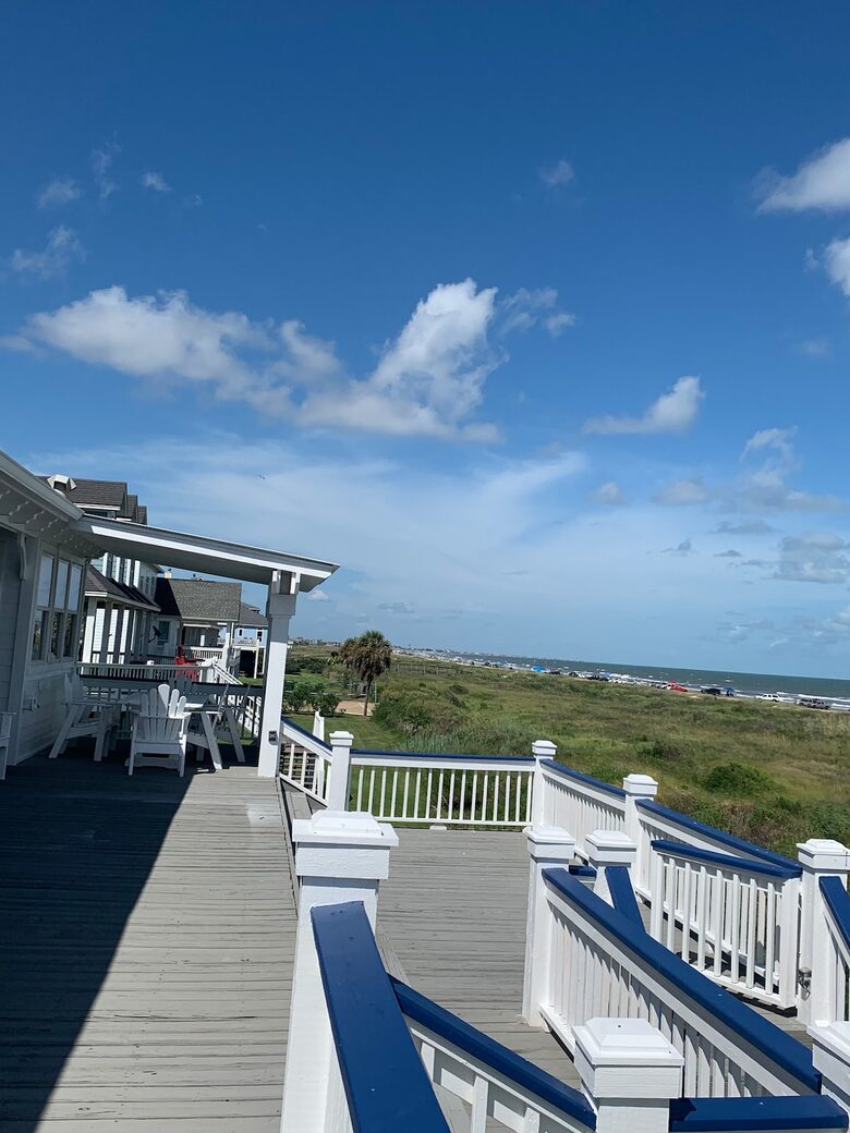 Refined Coastal Escape Overlooking Crystal Beach - Bolivar Peninsula, Texas
