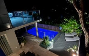 Elegant Coastal Retreat with Pool and Game Room - North Avoca, Australia