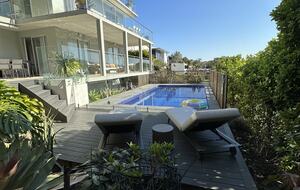 Elegant Coastal Retreat with Pool and Game Room - North Avoca, Australia