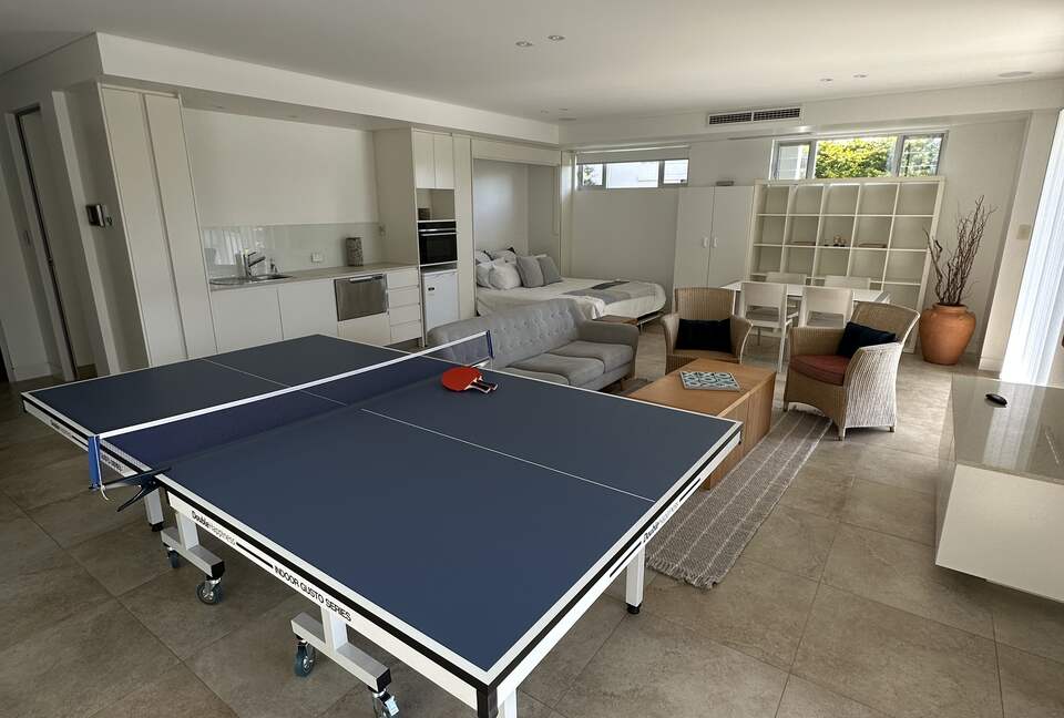 Elegant Coastal Retreat with Pool and Game Room - North Avoca, Australia