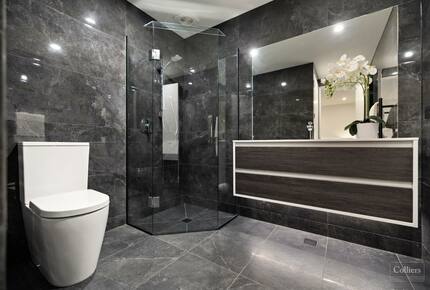 Architectural Masterpiece with Panoramic Lake and Mountain Views - Queenstown, New Zealand