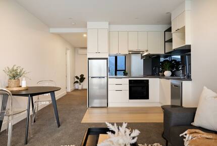 Architectural Masterpiece with Panoramic Lake and Mountain Views - Queenstown, New Zealand