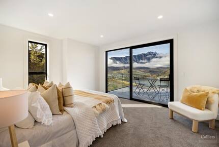Architectural Masterpiece with Panoramic Lake and Mountain Views - Queenstown, New Zealand