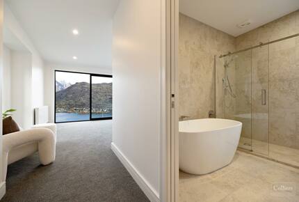 Architectural Masterpiece with Panoramic Lake and Mountain Views - Queenstown, New Zealand