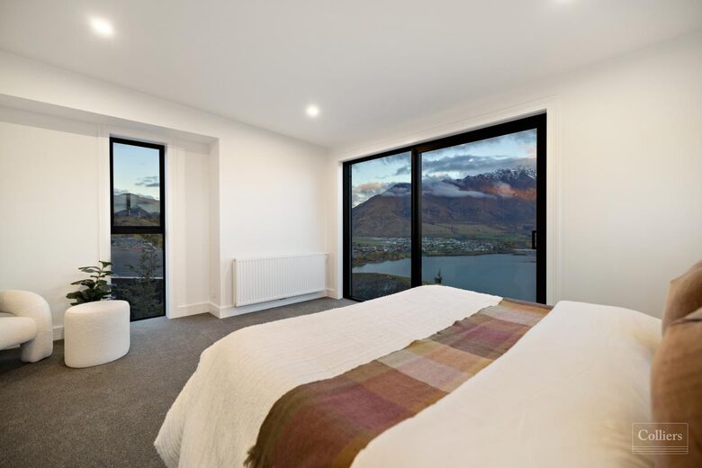 Architectural Masterpiece with Panoramic Lake and Mountain Views - Queenstown, New Zealand