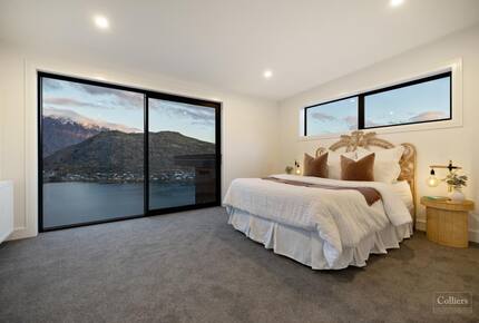Architectural Masterpiece with Panoramic Lake and Mountain Views - Queenstown, New Zealand