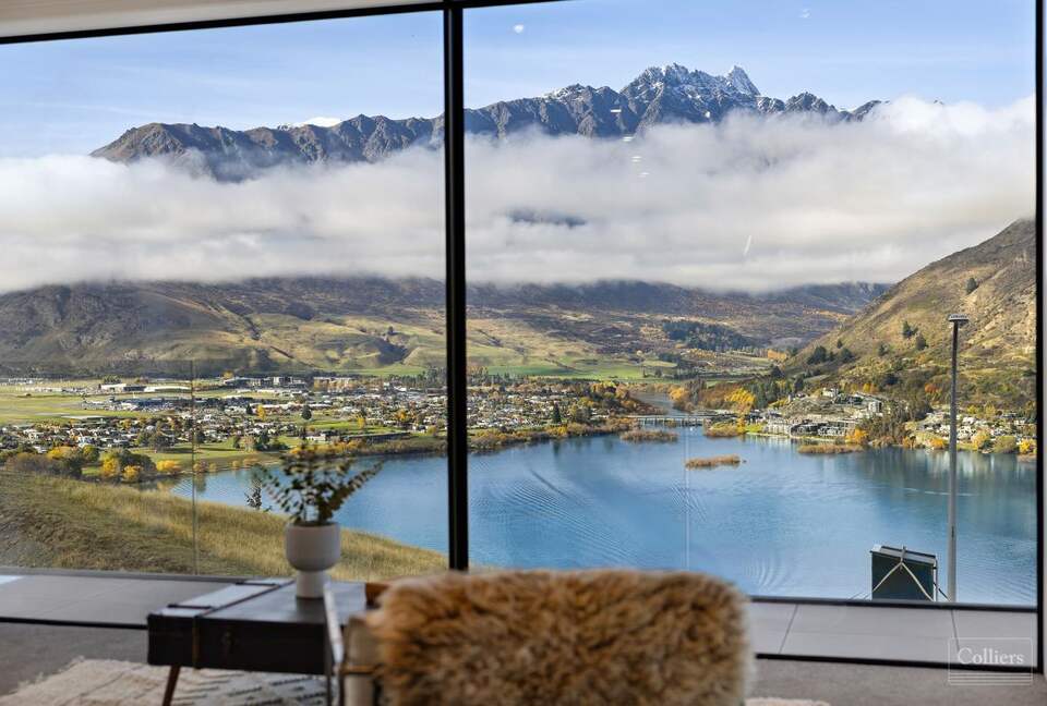 Architectural Masterpiece with Panoramic Lake and Mountain Views - Queenstown, New Zealand