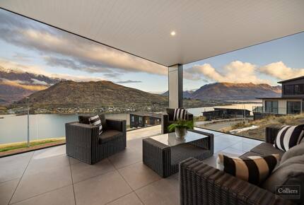 Architectural Masterpiece with Panoramic Lake and Mountain Views - Queenstown, New Zealand