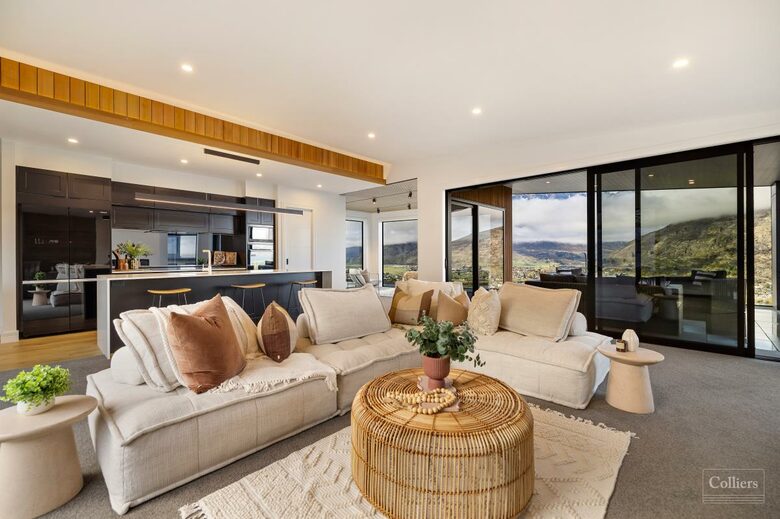 Architectural Masterpiece with Panoramic Lake and Mountain Views - Queenstown, New Zealand